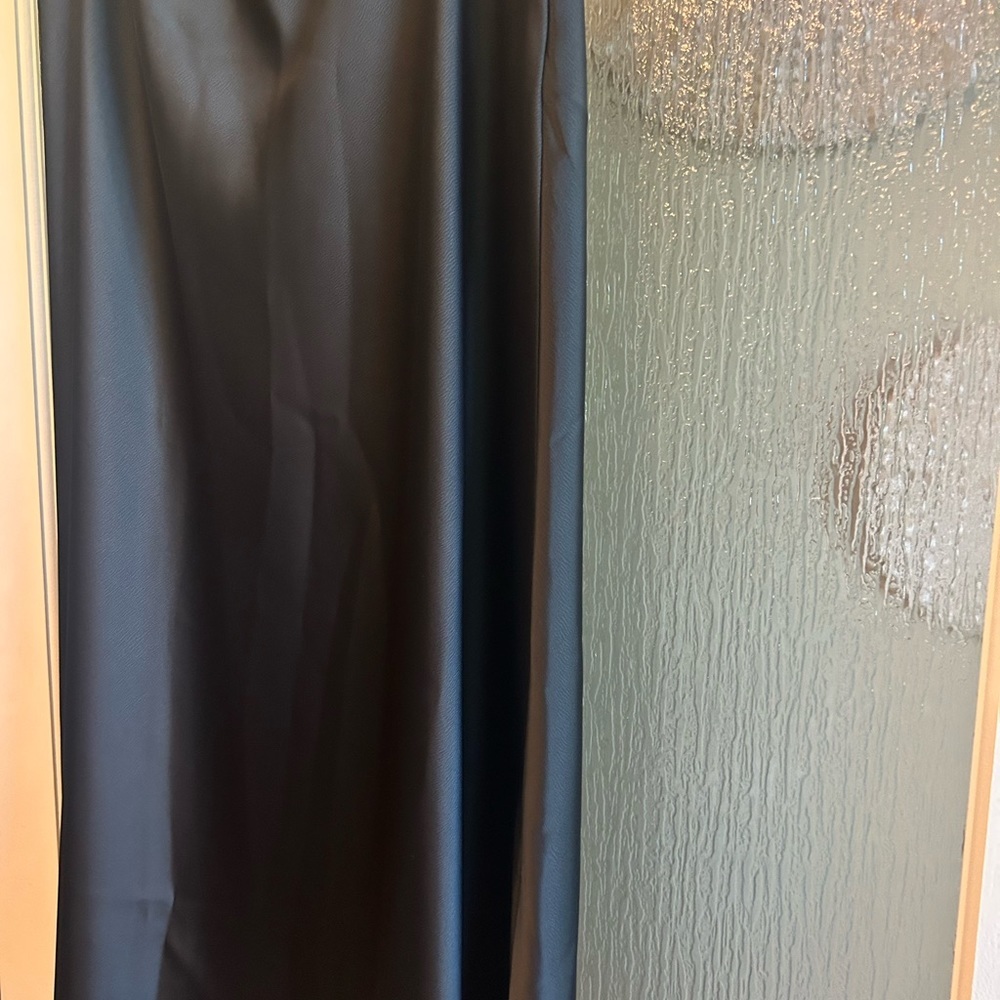 NWT New Look Black Midi Skirt - Picture 4 of 7